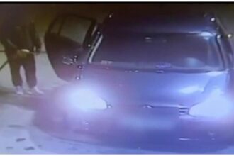 scene socante intr o benzinarie din timisoara un barbat a turnat carburant pe el si masina sa iar apoi a amenintat ca isi da foc 68e8df7b349dd