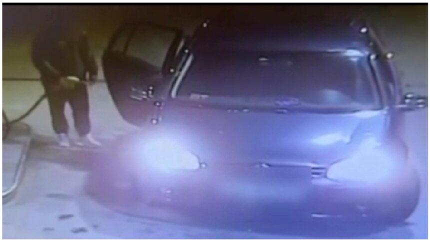 scene socante intr o benzinarie din timisoara un barbat a turnat carburant pe el si masina sa iar apoi a amenintat ca isi da foc 68e8df7b349dd