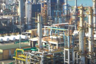 scurgeri de materiale toxice la navodari garda de mediu a inchis o instalatie a rafinariei petromidia 68e65c2a4fa07