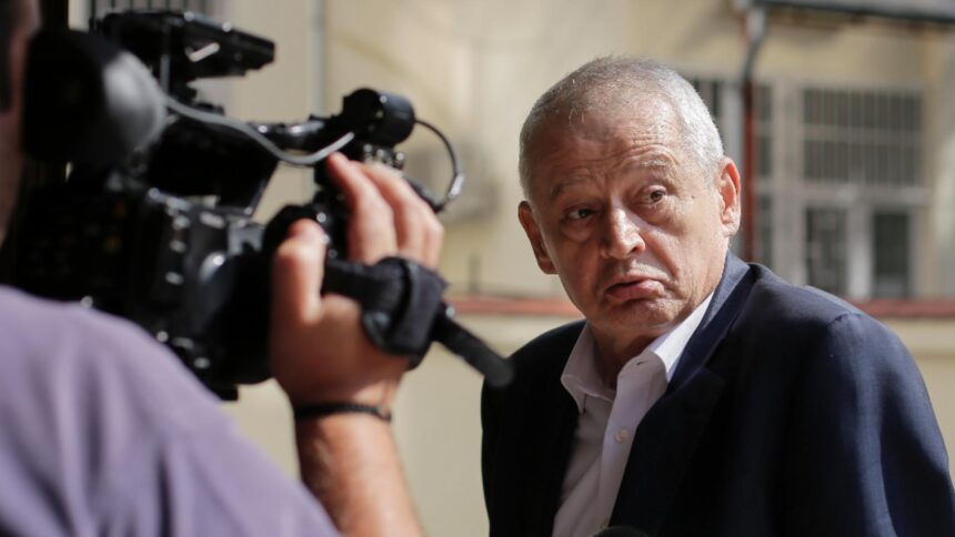sorin oprescu prins de politie la salonic fostul primar al capitalei extradat in romania 68e13bab479c5