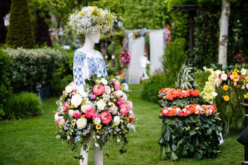 spectacol vizual inedit in gradina palas 21 de instalatii realizate din mii de flori naturale in cadrul evenimentului florall festivalul artei florale 68dd3f2b534b9