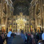 sute de oameni asteapta la catedrala mitropolitana din iasi pentru a se inchina la moastele sfintei parascheva 68e25bb9e8aaf