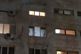 tentativa de sinucidere la iasi in alexandru cel bun un barbat s a baricadat in casa a dat drumul la gaz si a amenintat ca se arunca in aer 69024feb74662