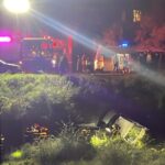 un autoturism a intrat in mai multe autoturisme parcate apoi a plonjat in rau pompierii cauta mai multe victime 68fd16831b0bd