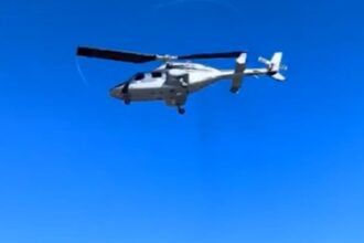 un elicopter s a prabusit in fata unui hotel din los angeles cinci persoane ranite momentul filmat de martori video 68ebaa6bdfbb6