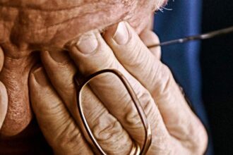 un septuagenar din judetul iasi si a ucis un vecin din cauza ca l ar fi trezit din somn ucigasul nu si a recunoscut nici pana acum faptele 68ed22eacac75