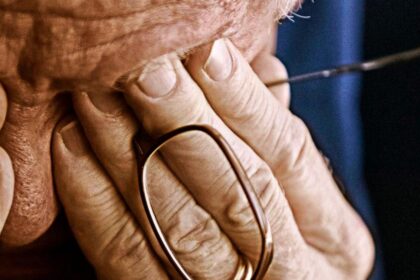 un septuagenar din judetul iasi si a ucis un vecin din cauza ca l ar fi trezit din somn ucigasul nu si a recunoscut nici pana acum faptele 68ed22eacac75