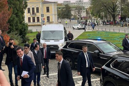 video nicusor dan primit prost la iasi esti cel mai slab presedinte pleaca in ucraina 68fb679e4e2b5