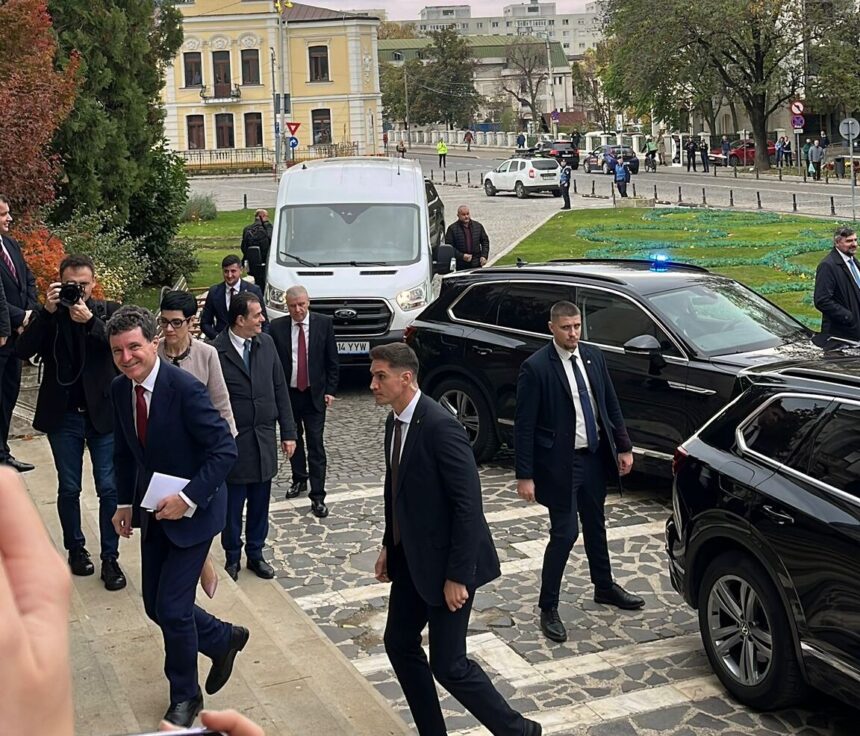 video nicusor dan primit prost la iasi esti cel mai slab presedinte pleaca in ucraina 68fb679e4e2b5
