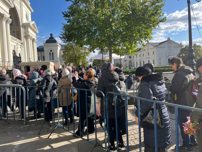 video pelerinajul de la iasi continua intr un ritm intens iar fluxul credinciosilor nu da semne de incetinire 68ea5ca4d6667