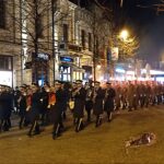 video sute de ieseni au admirat traditionala retragere cu torte din centrul orasului 68fcfbd190bd8