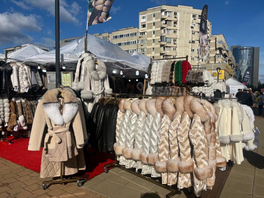 zeci de comercianti expun blanuri si produse de piele in zona halei centrale foto 68ea4ea429378
