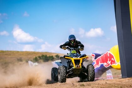 30 000 de euro pentru a deveni campion national la un sport cu adrenalina multa iasul are un campion national la endurocross 6927ae08967ca