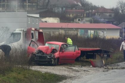 accident grav cu trei victime langa iasi impact frontal o masina a luat foc foto 692c050da0757