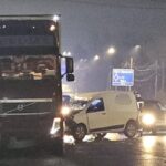 accident pe dn5 la jilava o duba de curierat a lovit un tir stationat pe marginea drumului 6928ab3482816