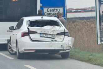 accident rutier intre o skoda si o camioneta la iesirea din iasi video 690d9d56cb46e