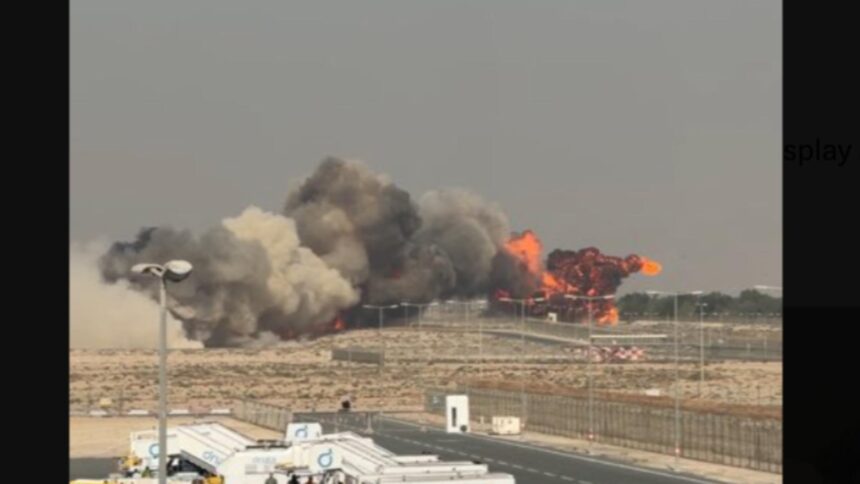 accident socant la dubai air show un avion de lupta s a prabusit in timpul demonstratiei video 69204eba5edb4