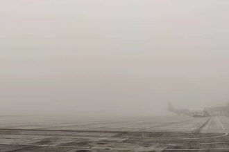 aeroportul blocat de ceata aterizari deviate decolari intarziate 691198db12772