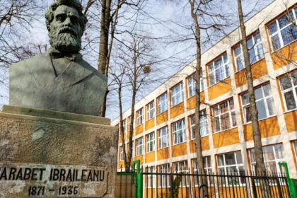 ambulante la colegiul garabet ibraileanu din iasi un profesor a suferit un avc hemoragic 690ddca934037