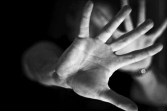 barbat de 72 de ani cercetat sub control judiciar dupa ce a agresat sexual timp de aproape doi ani o fata de 15 ani 692841bd0cf8b