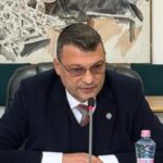 bogdan rodeanu favoritul sa preia functia de ministru al apararii se lauda ca demonteaza minciuni extremiste 6929a4e4105d4