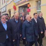 bolojan si boc huiduiti pe strada reactie batjocoritoare oamenii lui ilie saracie au ras de o femeie care isi manifesta nemultumirea video 69219322c318e