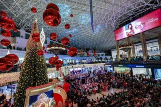 calatoria magica incepe sambata la palas la ora 19 00 aprindem luminitele de craciun alaturi filarmonica iasi mos craciun si indragite personaje ale iernii 6929b2c1e72ce