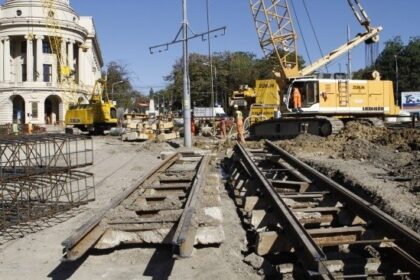 calvarul rutier se va muta curand in copou un an jumatate de santier pe 15 km din bulevard se schimba liniile de tramvai si se reface totul inclusiv trotuare decizie luata ieri 691fd68506485