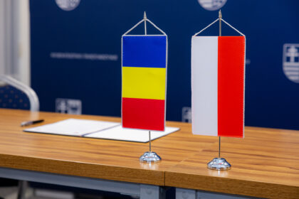 consiliul judetean iasi a semnat un acord de cooperare cu voievodatul swietokrzyskie voievodatul sfintei cruci din republica polona 692866ac62869