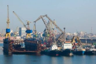 contrabanda cu motorina prin facilitati din portul constanta 37 de perchezitii in noua judete si 11 firme sub lupa diicot 69281fa0844e6