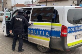 diicot a gasit 2 milioane de lei intr o masina perchezitiile vizeaza destructurarea unei retele de contrabanda cu motorina din portul constanta 692885a7cb8c8