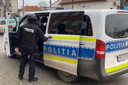 diicot a gasit 2 milioane de lei intr o masina perchezitiile vizeaza destructurarea unei retele de contrabanda cu motorina din portul constanta 692885a7cb8c8