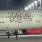 doi pasageri romani au provocat panica pe aeroportul din koln dupa ce au incercat sa opreasca un avion care se pregatea de decolare 6924696f44019