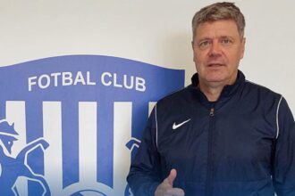 fotbal restanta trei luni la salariile de la politehnica program intens sub comanda lui selymes un alt jucator cotat a fi important pare ca a incheiat anul probleme de natura psihica 691eeb0202a1d