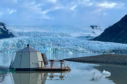 galerie foto o bijuterie ascunsa in groenlanda de est cabana plutitoare care ofera experienta unei evadari complete 691c0d842092c