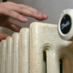 gestul simplu pe care trebuie sa il faci dupa 1800 pentru a mentine caldura in casa pe tot parcursul serii factura la incalzire nu va mai fi o bataie de cap 692a1a0e4d11d