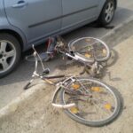 iasi copil de 11 ani pe bicicleta lovit de o masina va fi dus la spitalul de neurochirurgie 690e0a89df6f1