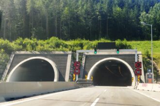 inca doua loturi din a8 montan au contractele semnate 47 km de autostrada aproape 6 miliarde lei 6926e595ef97e