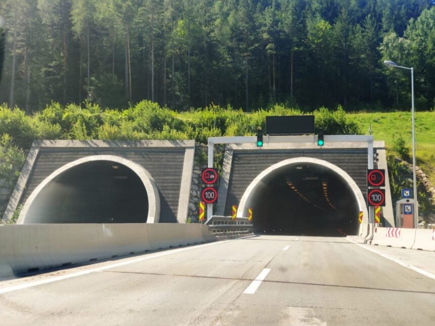 inca doua loturi din a8 montan au contractele semnate 47 km de autostrada aproape 6 miliarde lei 6926e595ef97e