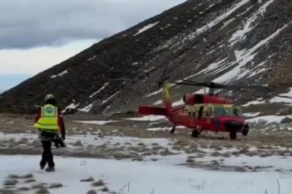 interventie in premiera elicopterul black hawk folosit intr o misiune de salvare in muntii bucegi video 6927f498e77b3