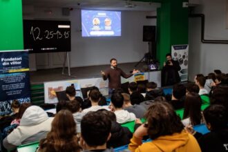 liceenii au intalnit lideri din lumea tech lectii de antreprenoriat direct de la profesionisti la liceul de informatica grigore moisil din iasi 69168df204152