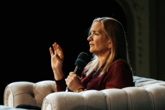 m a impresionat credinta romanilor sfanta parascheva in anglia la catedrala gasesti mai mult turisti nu mai e credinta interviu zdi cu scriitoarea tracy chevalier 6906bf82dd7f1