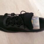 mai ceva ca un ou kinder pantoful cu surprize de la sculeni basarabean prins cu buletin fals in incaltaminte 691daebde22f1