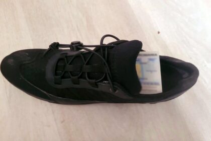 mai ceva ca un ou kinder pantoful cu surprize de la sculeni basarabean prins cu buletin fals in incaltaminte 691daebde22f1