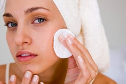 medic dermatolog degeaba avem o rutina de skin care e extrem de bine pusa la punct daca dormim patru ore bem doua pahare de apa pe zi consumam alcool si fumam 691f77adefd9c