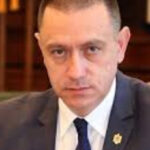 mihai fifor cere demisia lui mosteanu in fruntea apararii nu poti sta cu biografii ajustate si adevaruri cu manta 69285dfbd4cf8