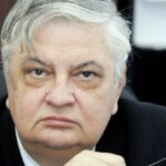 mircea cosea internat de urgenta profesorului i s a facut rau cu putin timp inainte sa intre in direct la o emisiune 692361bf9ce6c