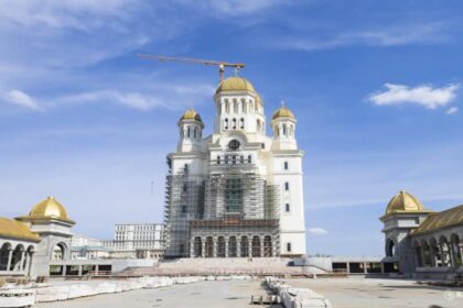 moastele sfantului andrei vor fi scoase in pridvorul catedralei nationale cand te poti inchina si care este programul slujbelor 6926b106f0cd9