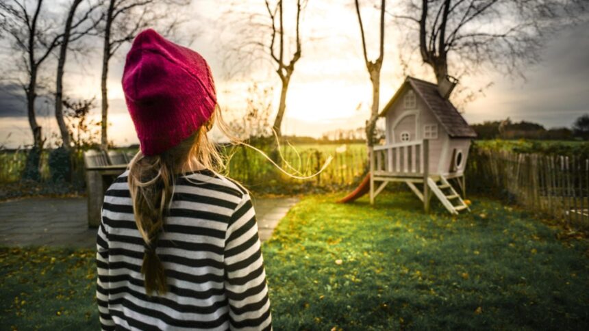 o eleva de 12 ani a murit in urma unei pedepse aplicata la scoala a facut 100 de genuflexiuni cu ghiozdanul in spate pentru ca a intarziat la ore 6924b00d080bf