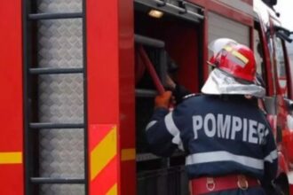 panica pe sosea un microbuz in care se aflau 5 pasageri a luat foc in mers la ocnele mari autovehiculul a ars ca o torta 6927fb7425270